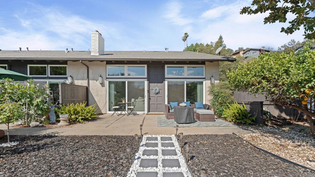 3404 Oak Cliff Drive 5, Fallbrook, CA 92028 — photo 1