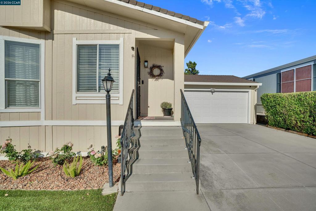 1840 Paris Ln, Antioch, CA 94509 — photo 1