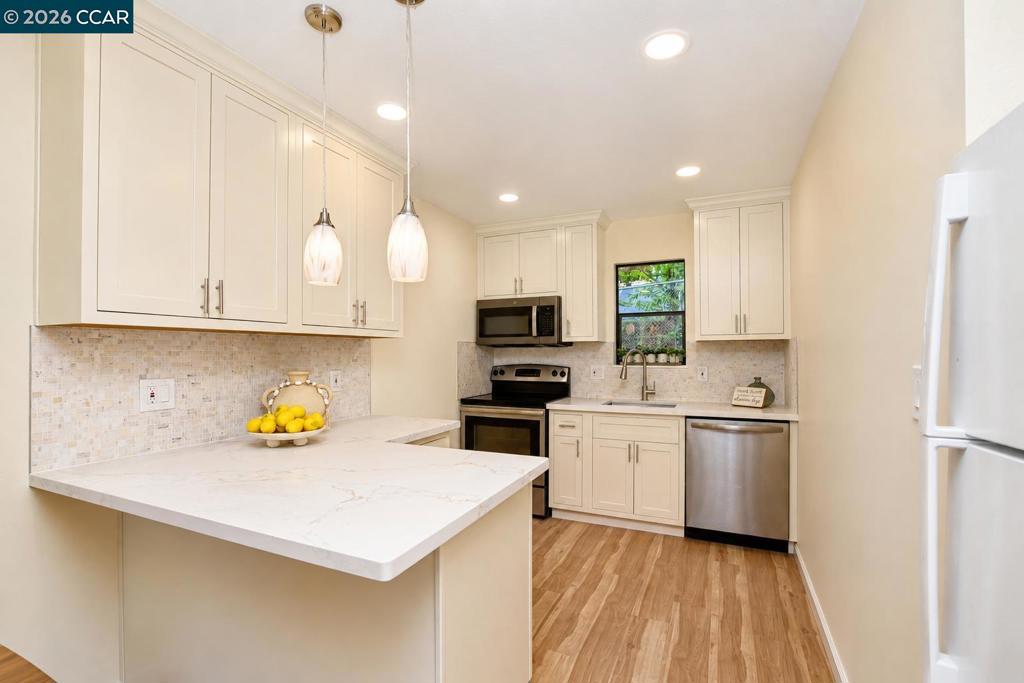 395 Camelback Rd 2, Pleasant Hill, CA 94523 — photo 1