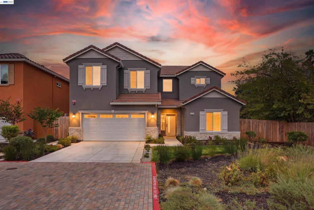 2722 Cowell Rd, Concord, CA 94518 — photo 1