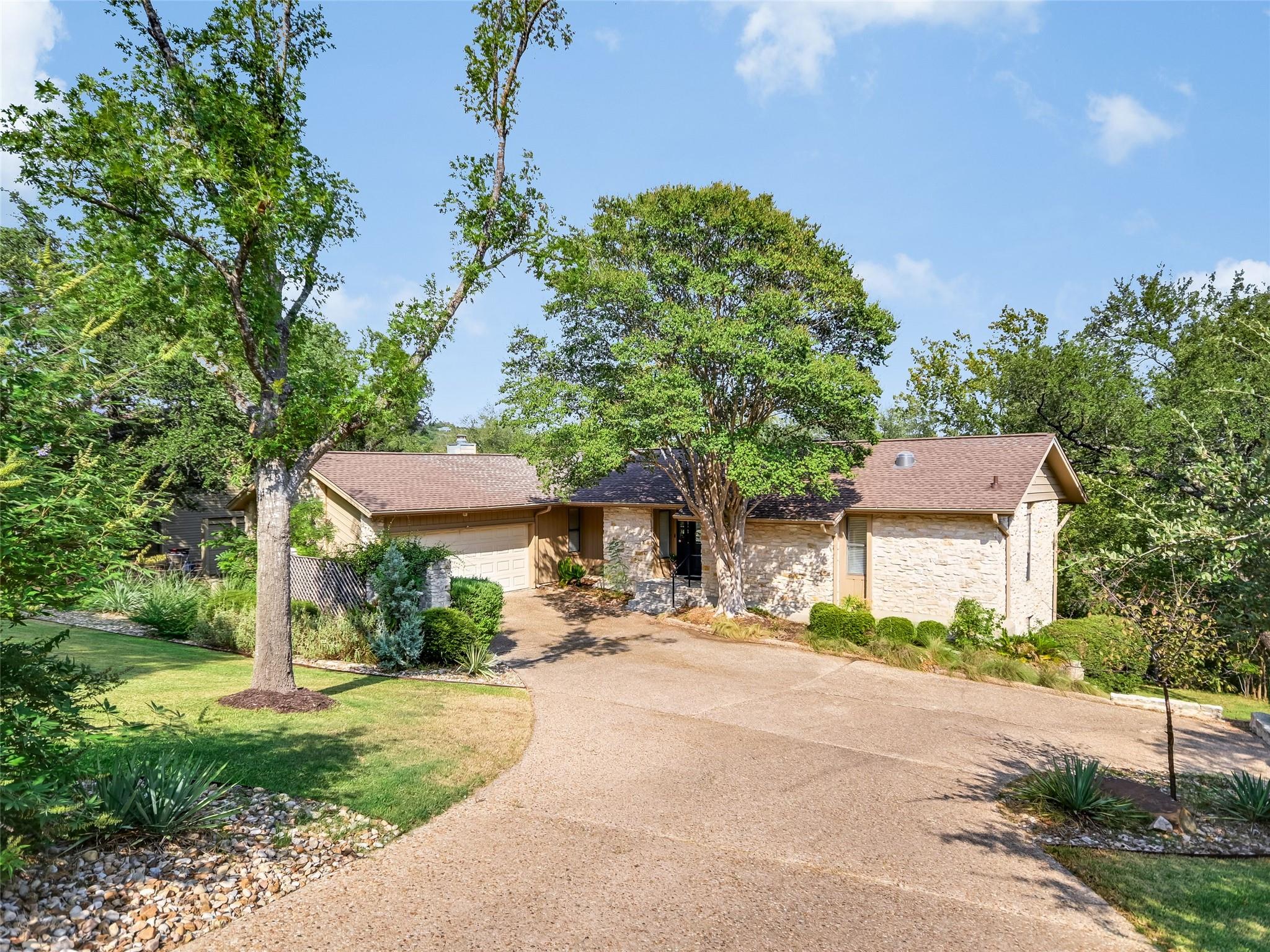 2207  Cypress Pt E, Austin, TX 78746 — photo 1