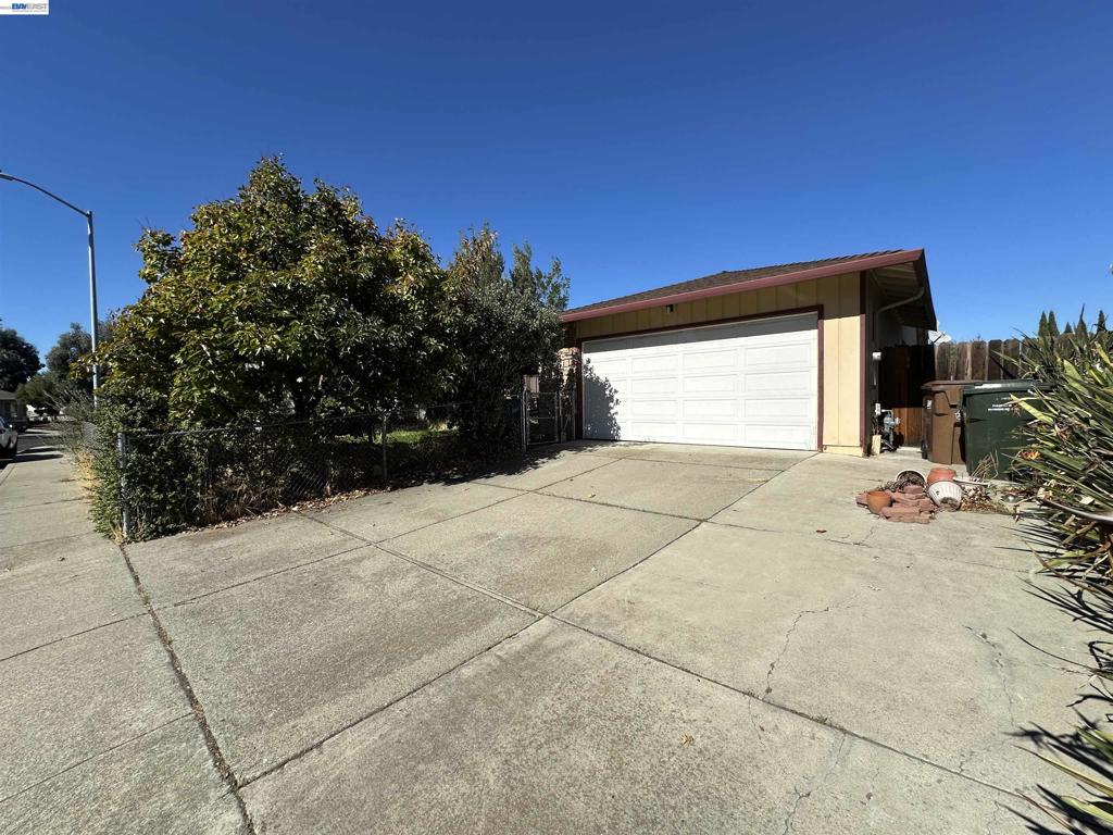 1988 Calaveras Dr, Pittsburg, CA 94565-0000 — photo 1