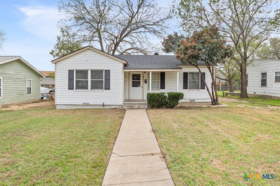809 E 12th Avenue, Belton, TX 76513 — photo 1