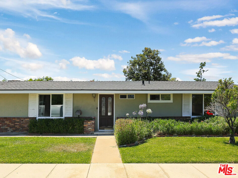 526 N Emerald Drive, Orange, CA 92868 — photo 1