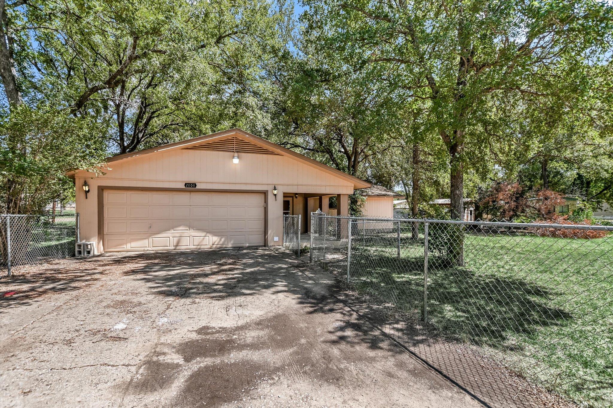 2808 Kings Circle