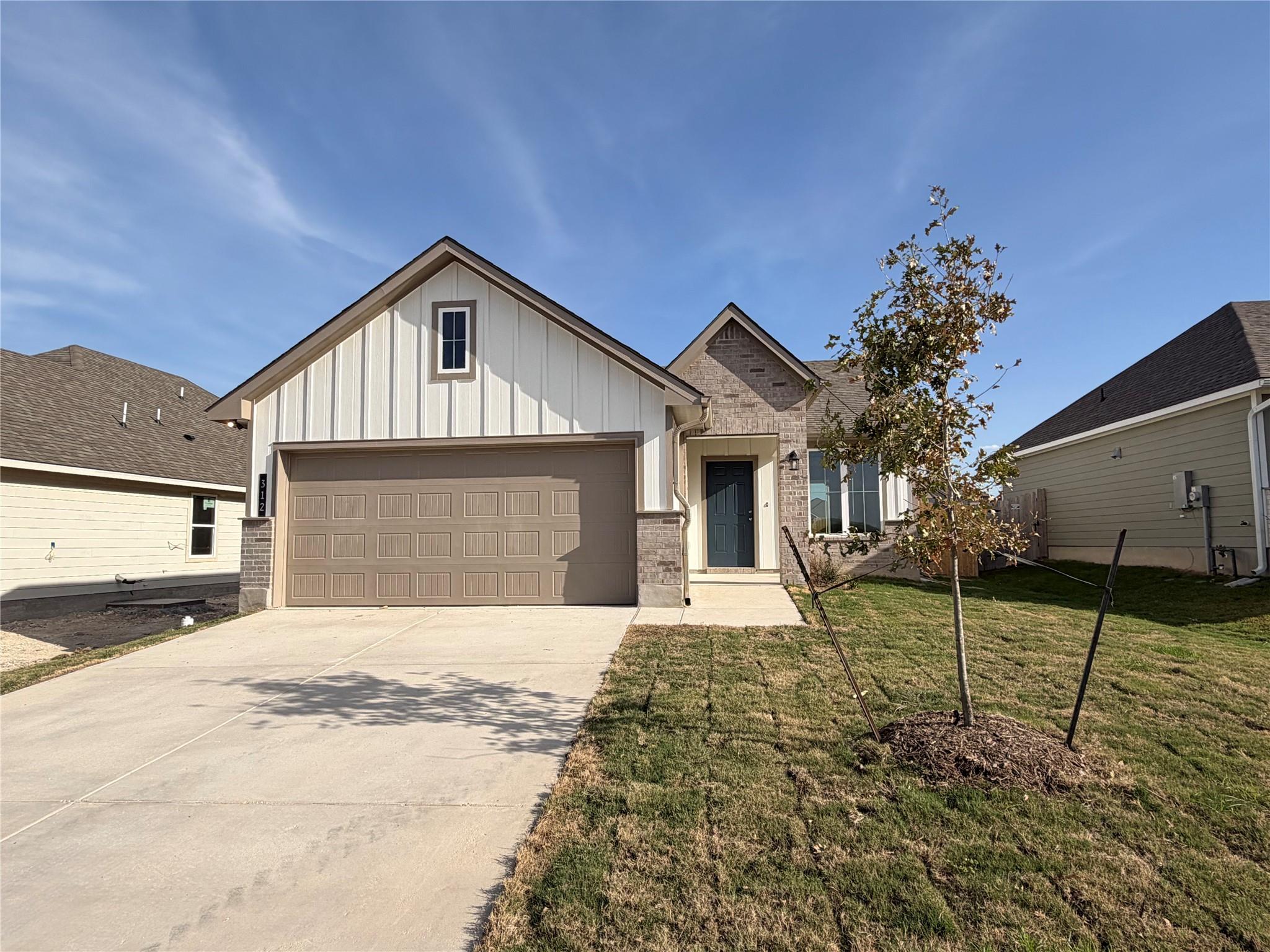 312  Boatright Blvd, Jarrell, TX 76537 — photo 1