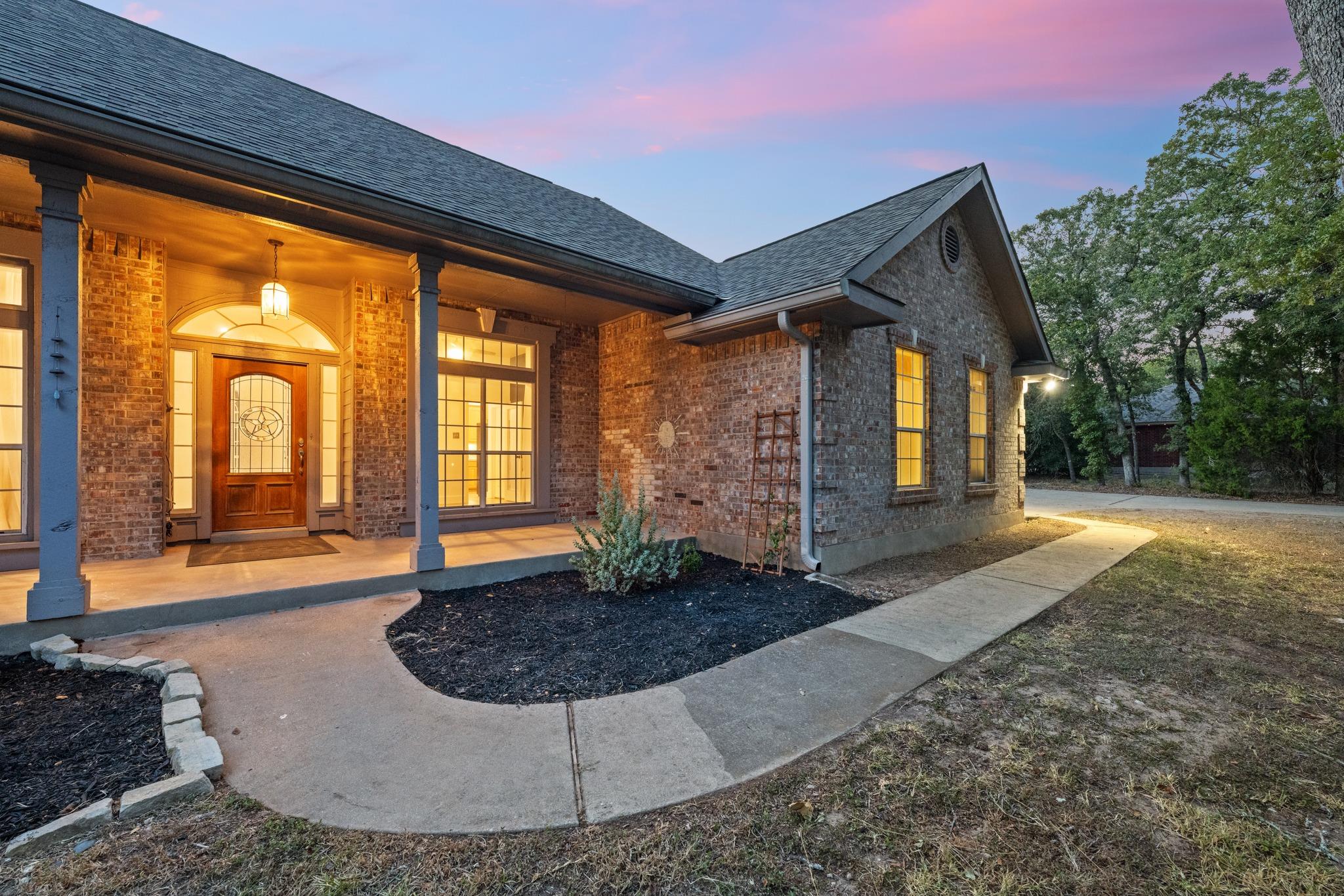 182  Elm Wood Dr, Elgin, TX 78621 — photo 1