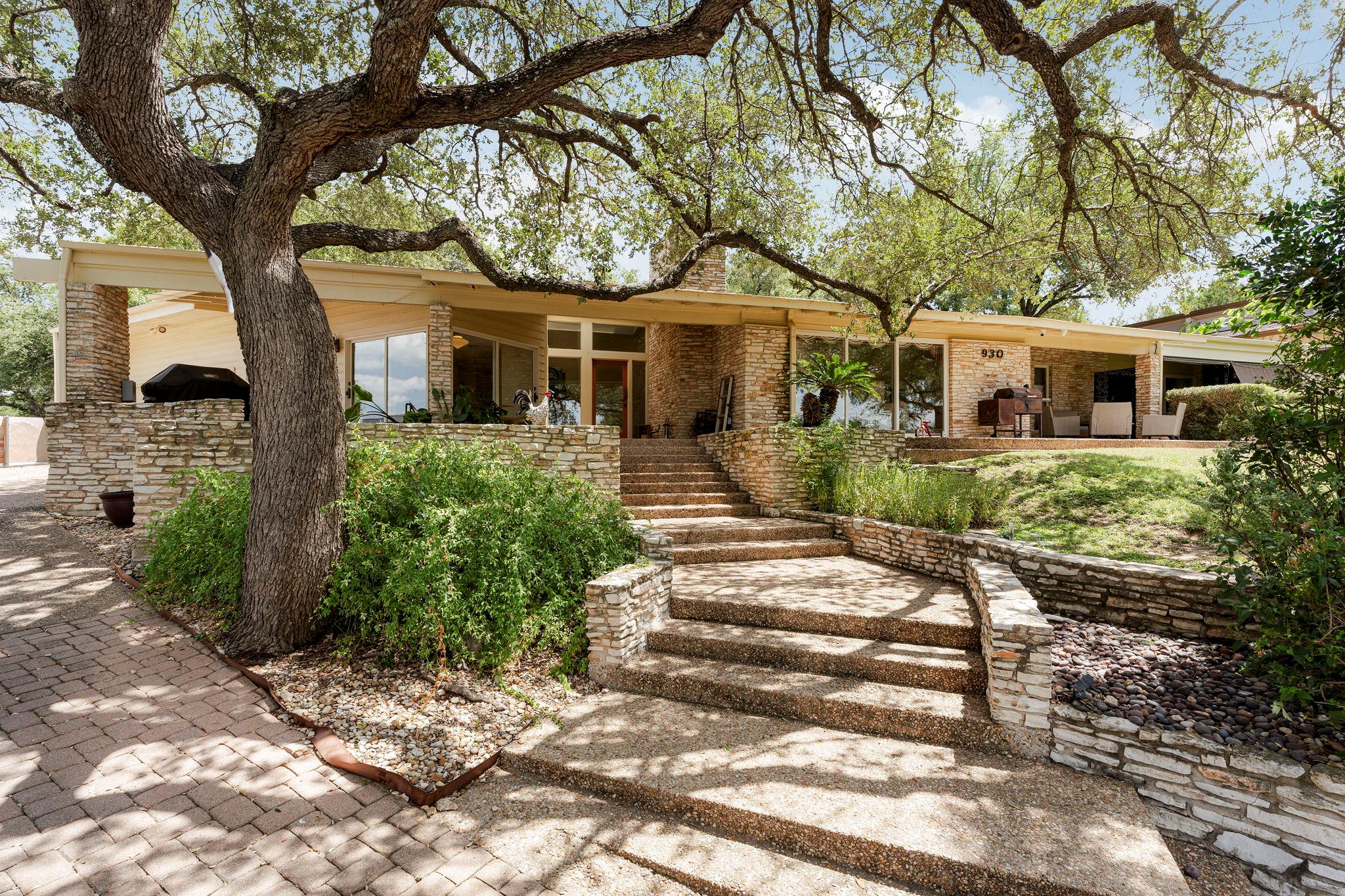 930  Electra None, Lakeway, TX 78734 — photo 1