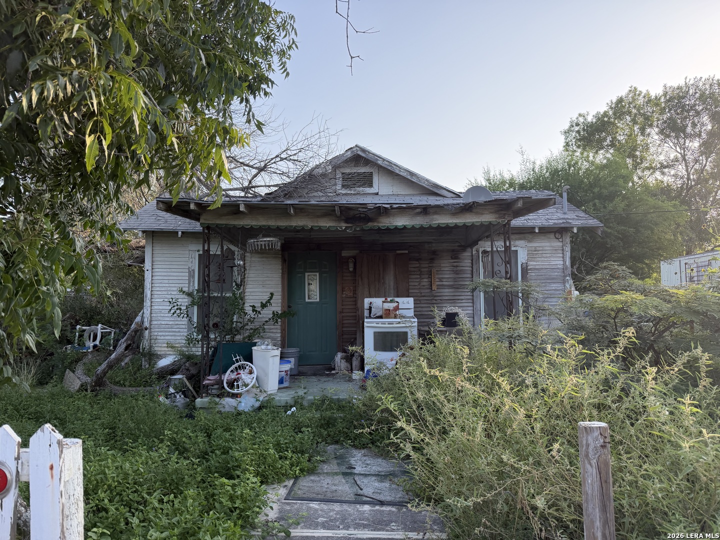 514 E Spring Street, Brackettville, TX 78832 — photo 1