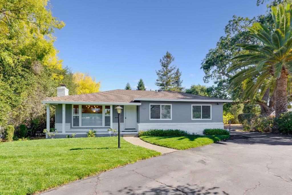 2139 Alameda De Las Pulgas, Redwood City, CA 94061 — photo 1