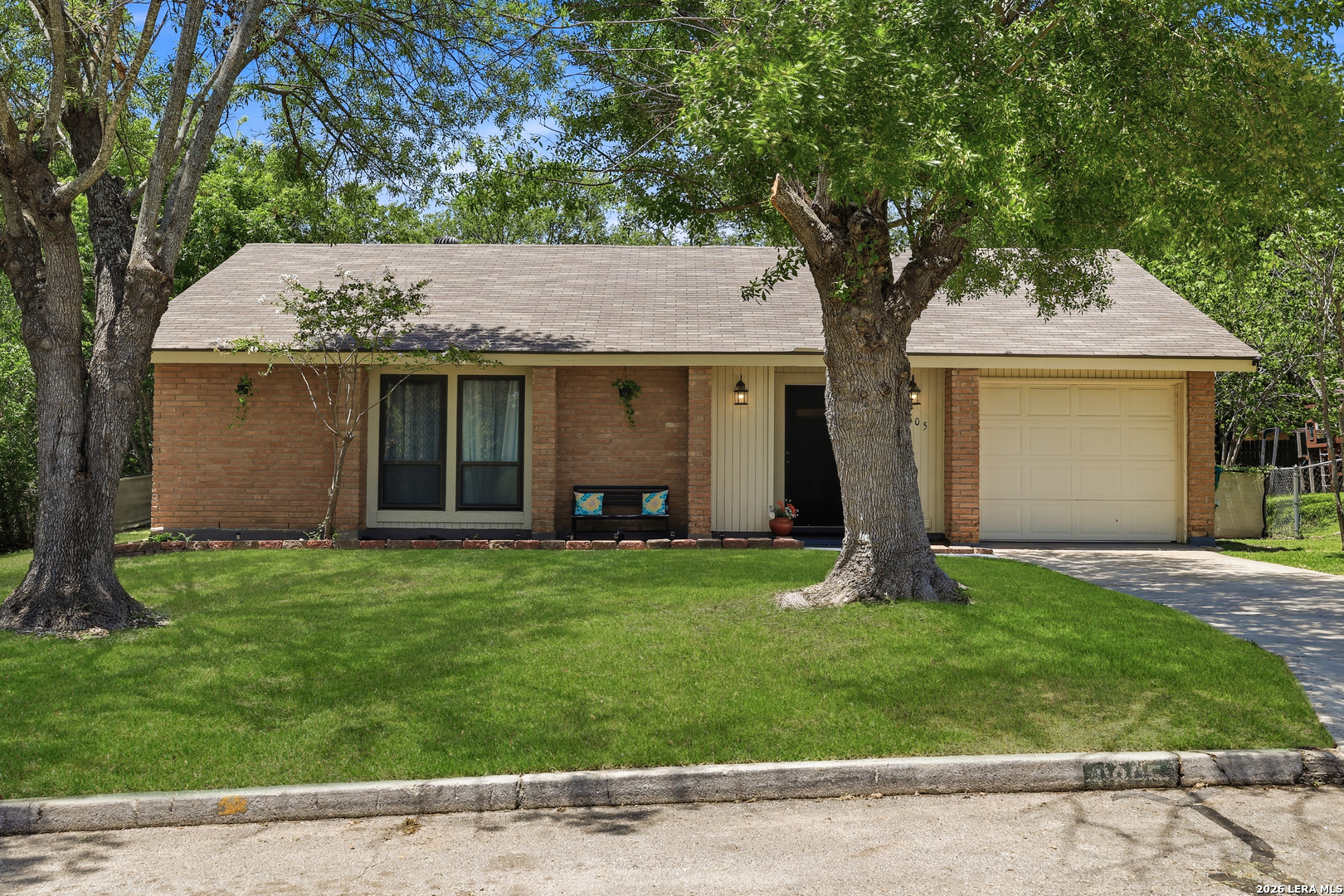 11805 Rainey Meadow, Live Oak, TX 78233 — photo 1