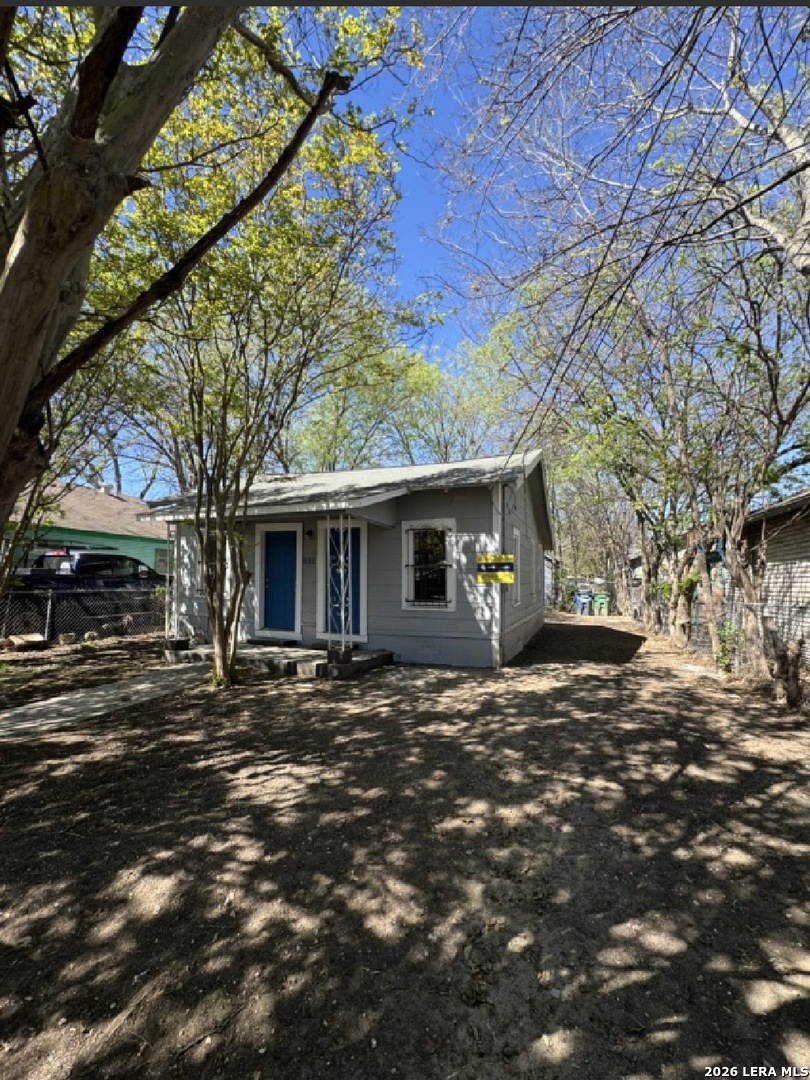 213 Huntington, San Antonio, TX 78207 — photo 1