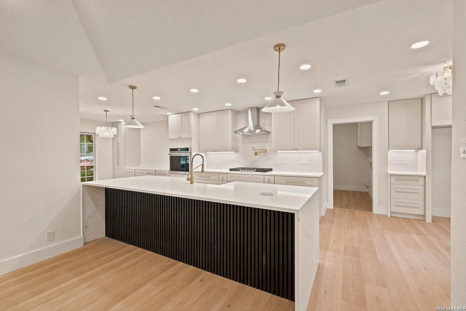 12902 QUEENS FOREST ST, San Antonio, TX 78230 — photo 1