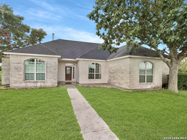 721 DEAF SMITH RD, Beeville, TX 78102 — photo 1