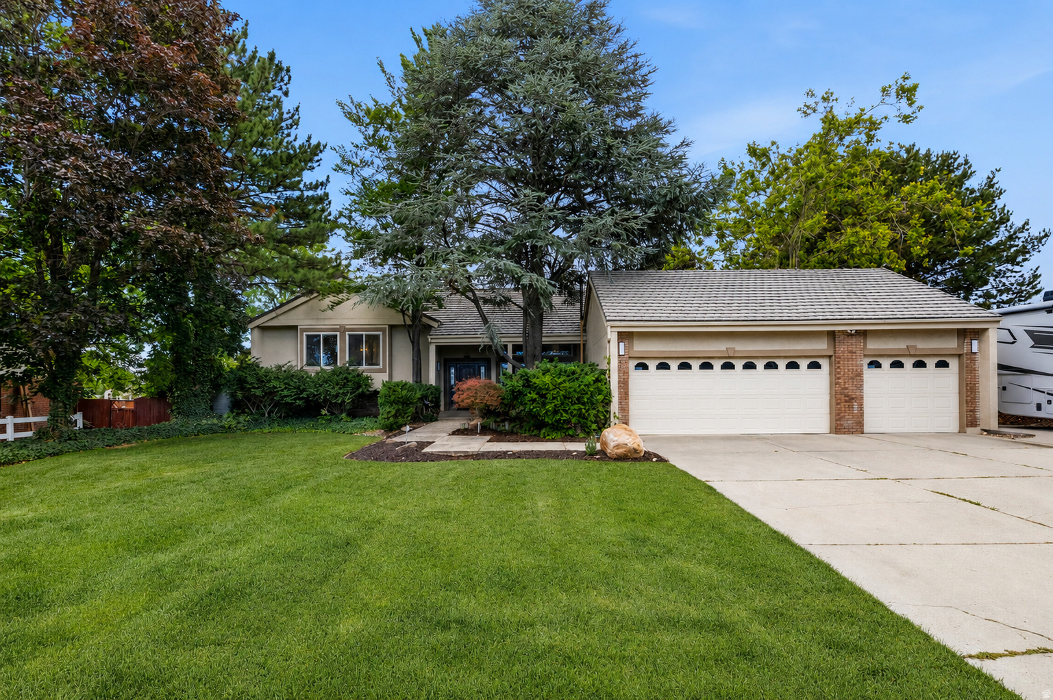 4129 W DONIBRISTLE CIR, South Jordan, UT 84009 — photo 1