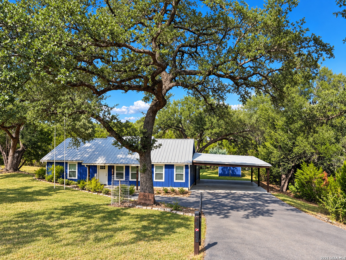 963 DEER RUN PASS, Canyon Lake, TX 78133 — photo 1