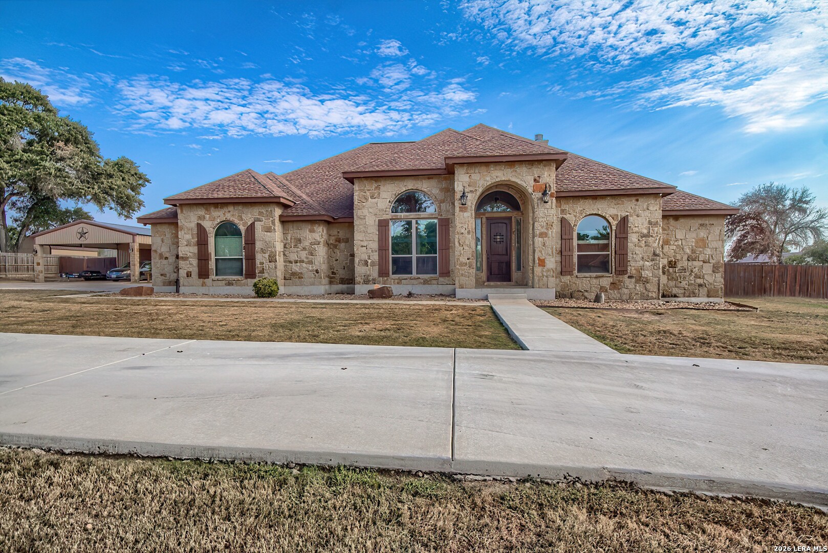 125 BUCKS LN, La Vernia, TX 78121 — photo 1
