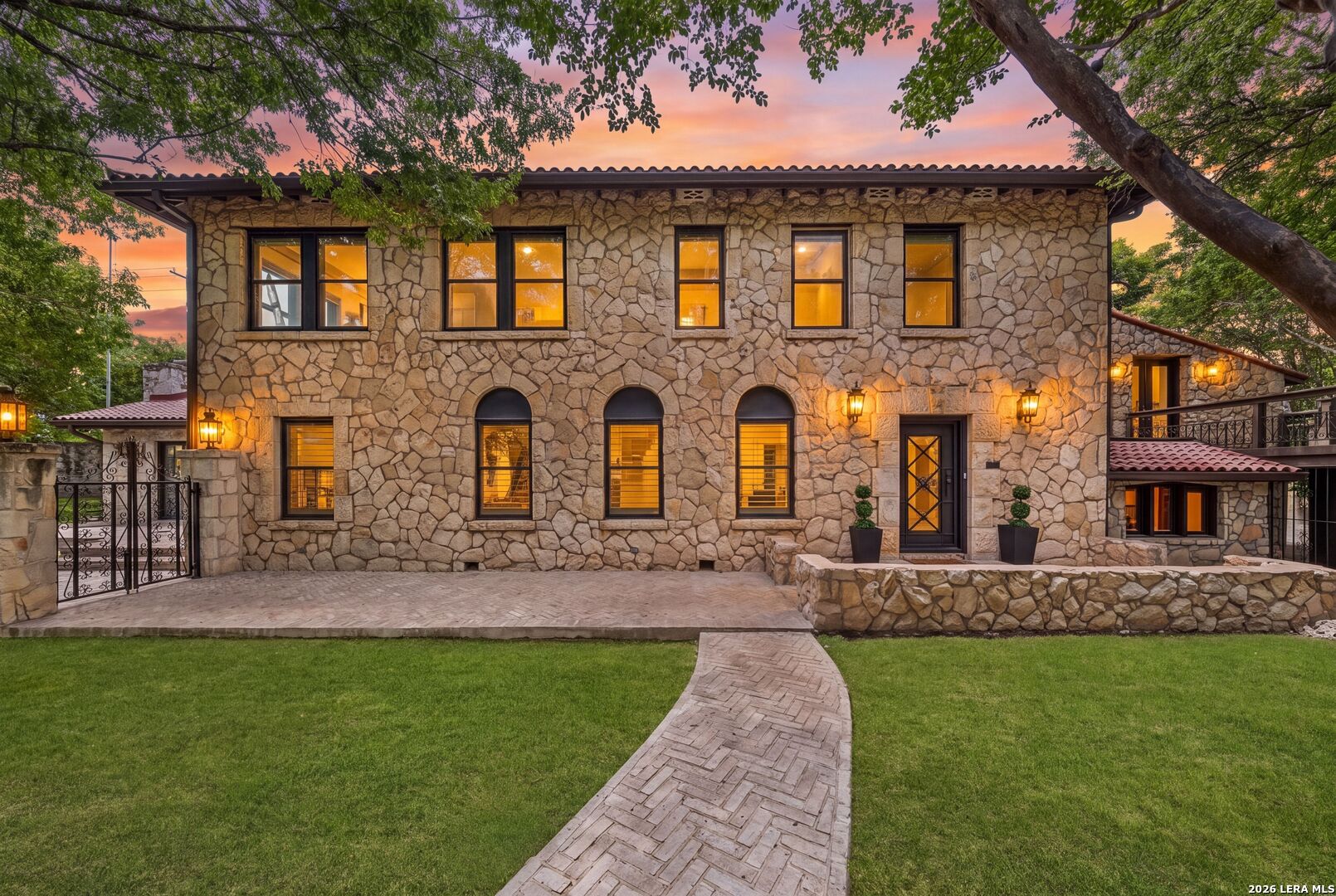 103 PARK HILL DR, San Antonio, TX 78212 — photo 1