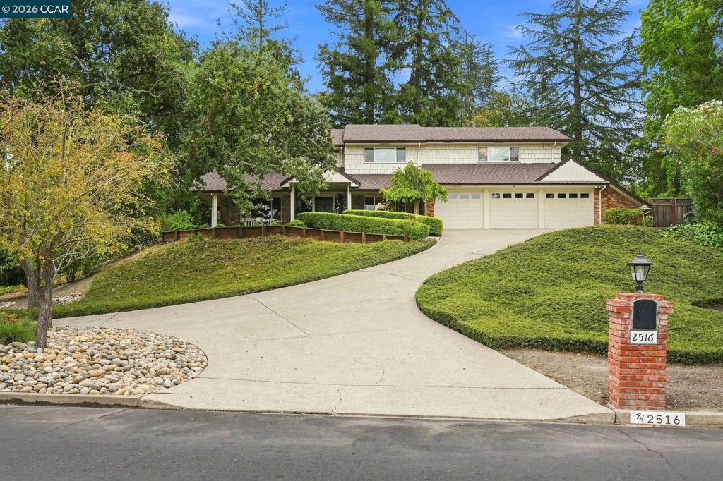 2516 Roundhill Dr, Alamo, CA 94507 — photo 1