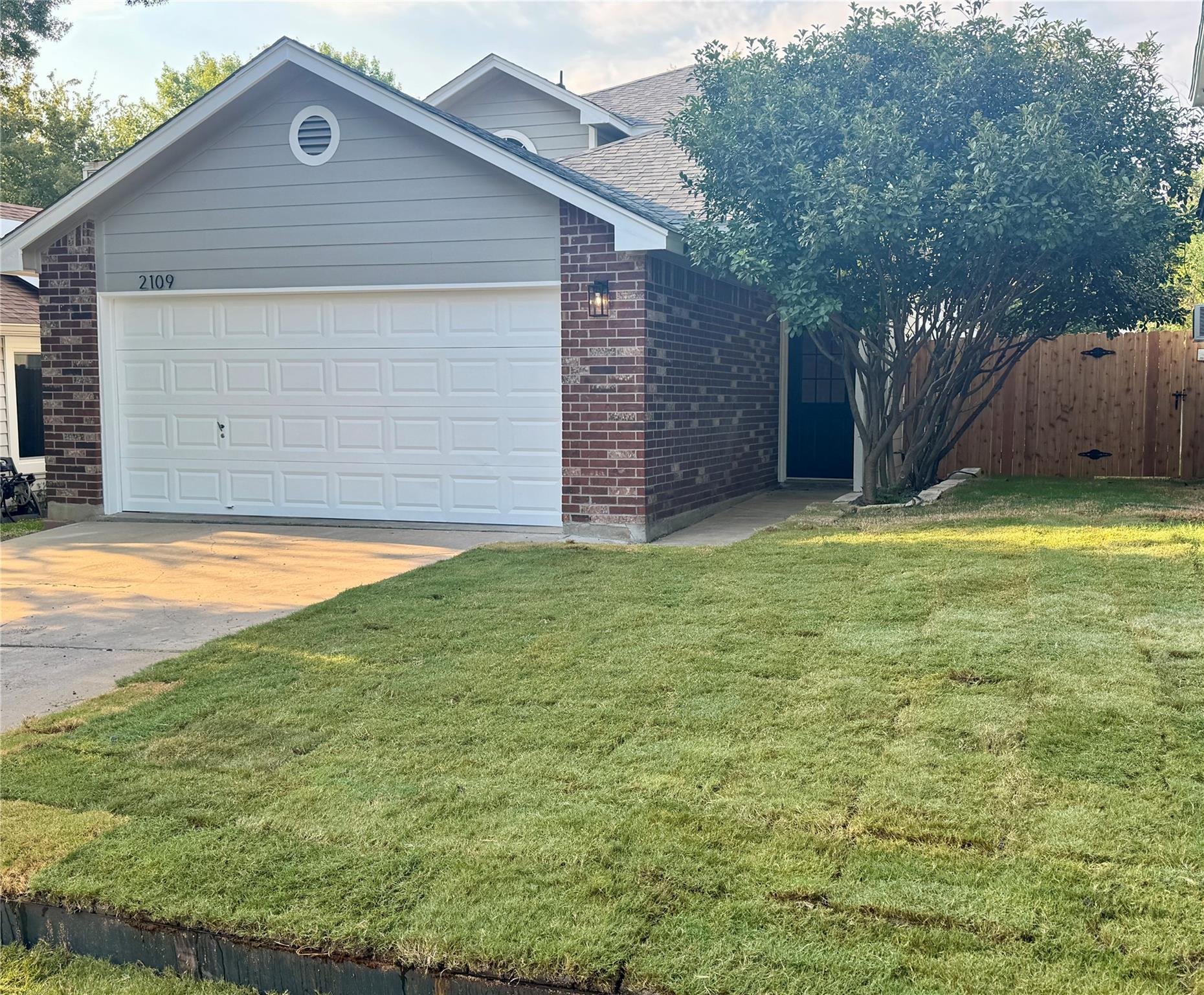 2109  Redwing Way, Round Rock, TX 78664 — photo 1