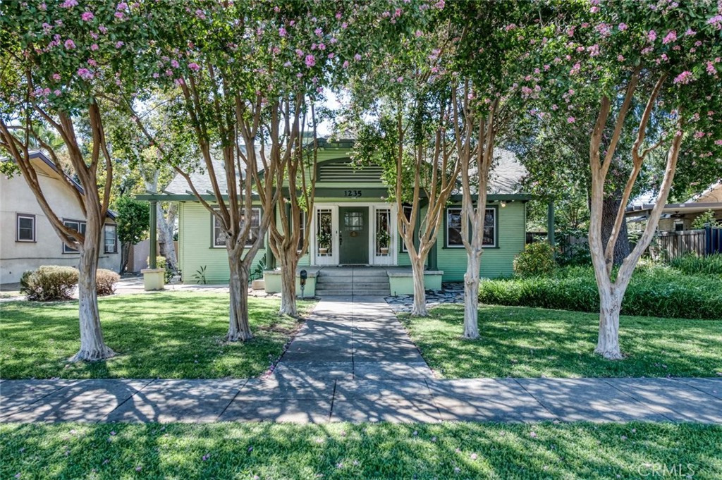 1235 N Arthur, Fresno, CA 93728 — photo 1
