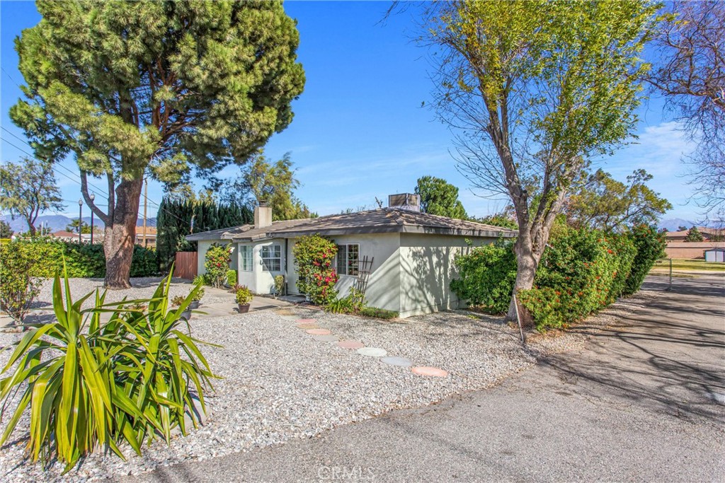 193 N Maple Avenue, Fontana, CA 92335 — photo 1