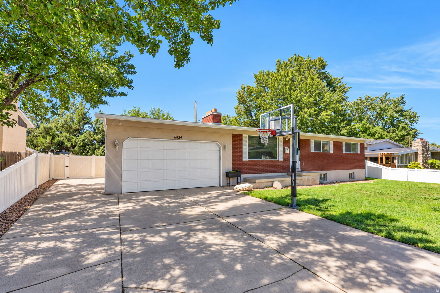 6824 S NYE DR, Cottonwood Heights, UT 84121 — photo 1