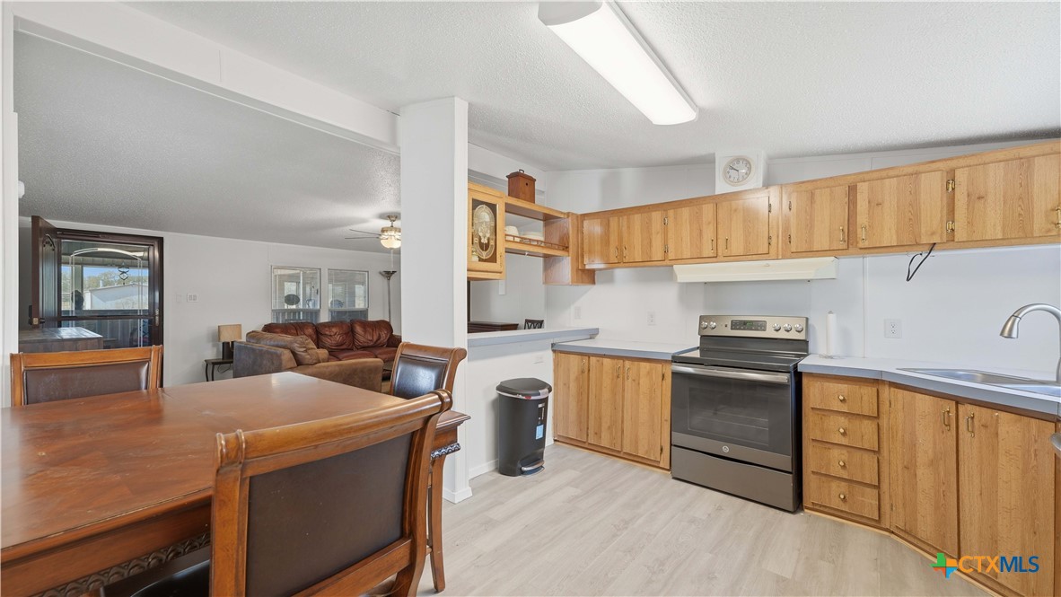 5013 Tucker Hill