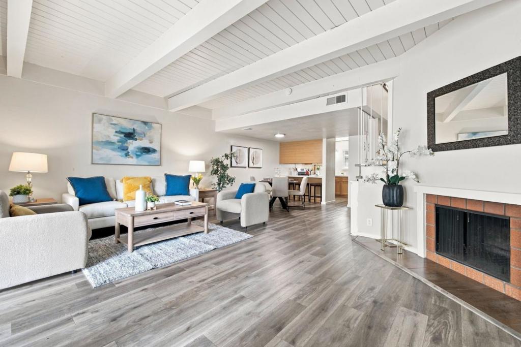 10459 Mary Avenue, Cupertino, CA 95014 — photo 1