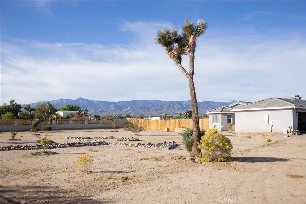 12072 Pacific, Phelan, CA 92371 — photo 1