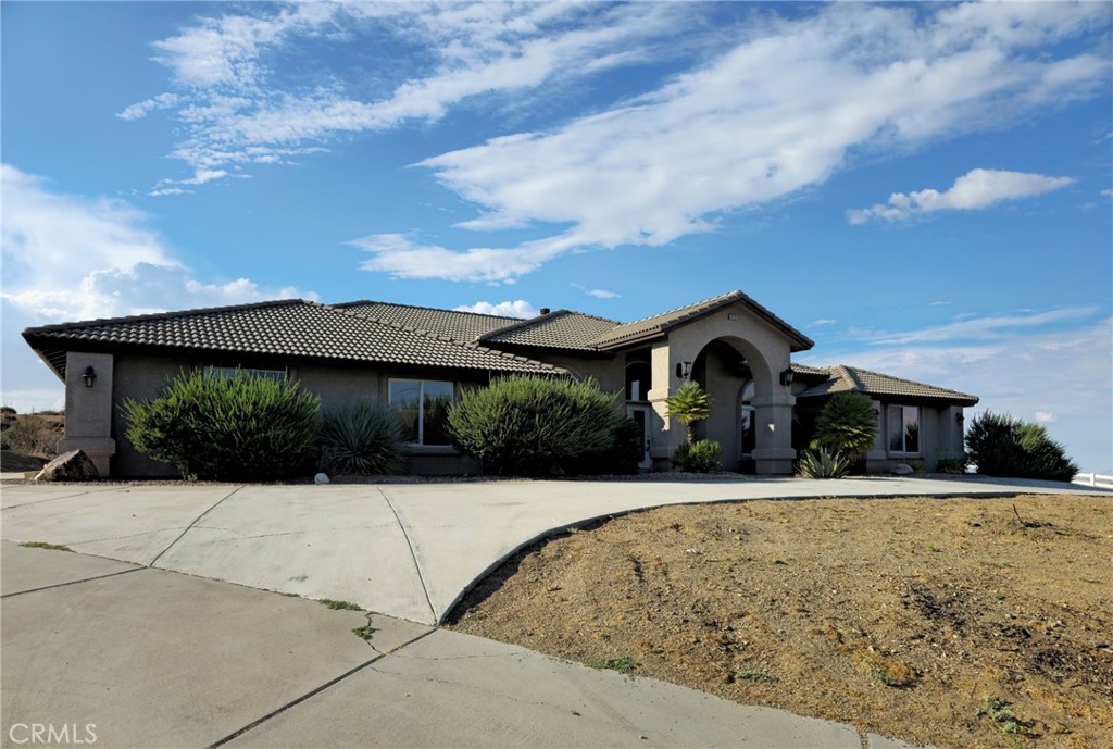 10282 Farmington, Oak Hills, CA 92344 — photo 1