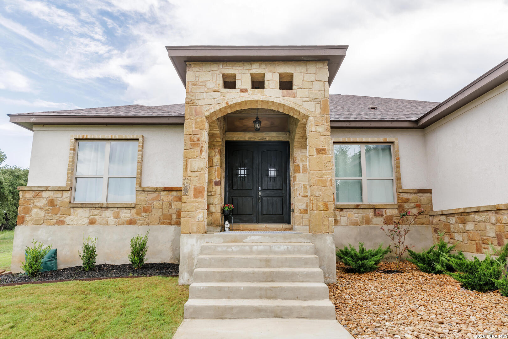 2127 Oakwood, New Braunfels, TX 78132 — photo 1