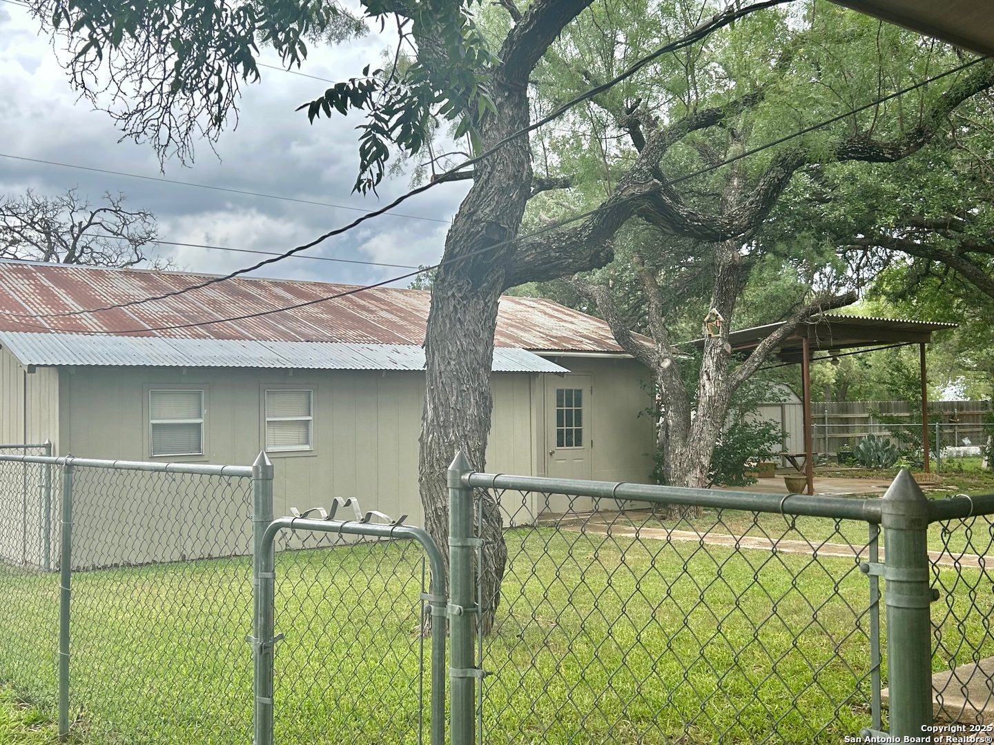 204 SKYLARK DR, ,  78624 — photo 1