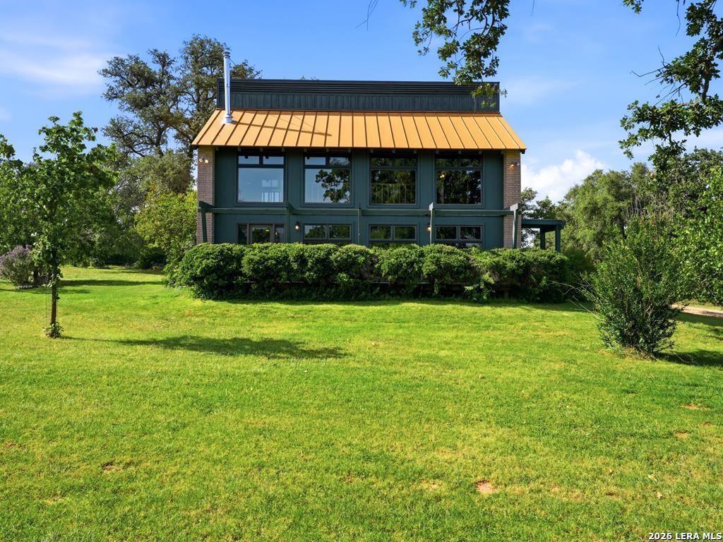 213 Cardinal Ln, Fredericksburg, TX 78624 — photo 1