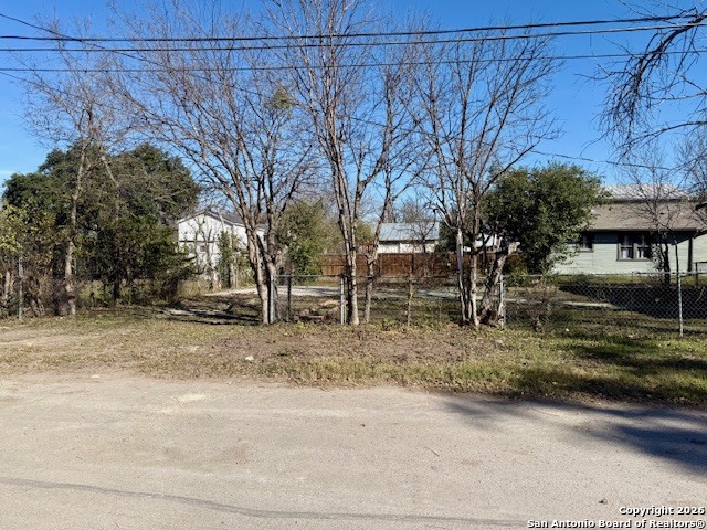 106 Gibson, San Antonio, TX 78202 — photo 1