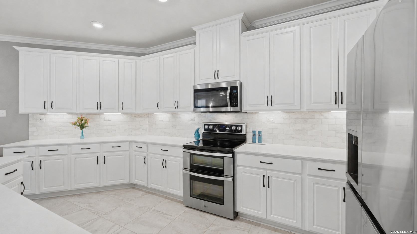 2070 Shire Meadows, New Braunfels, TX 78130 — photo 1