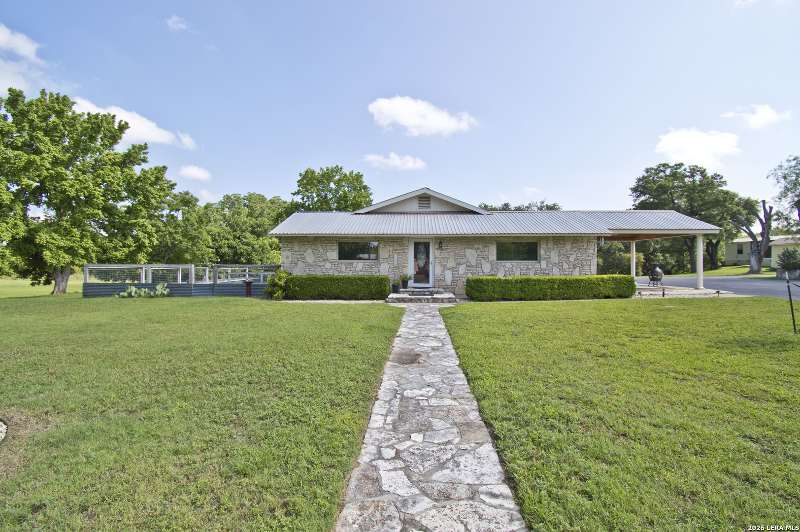 702 Schubert, , 78624 — photo 1