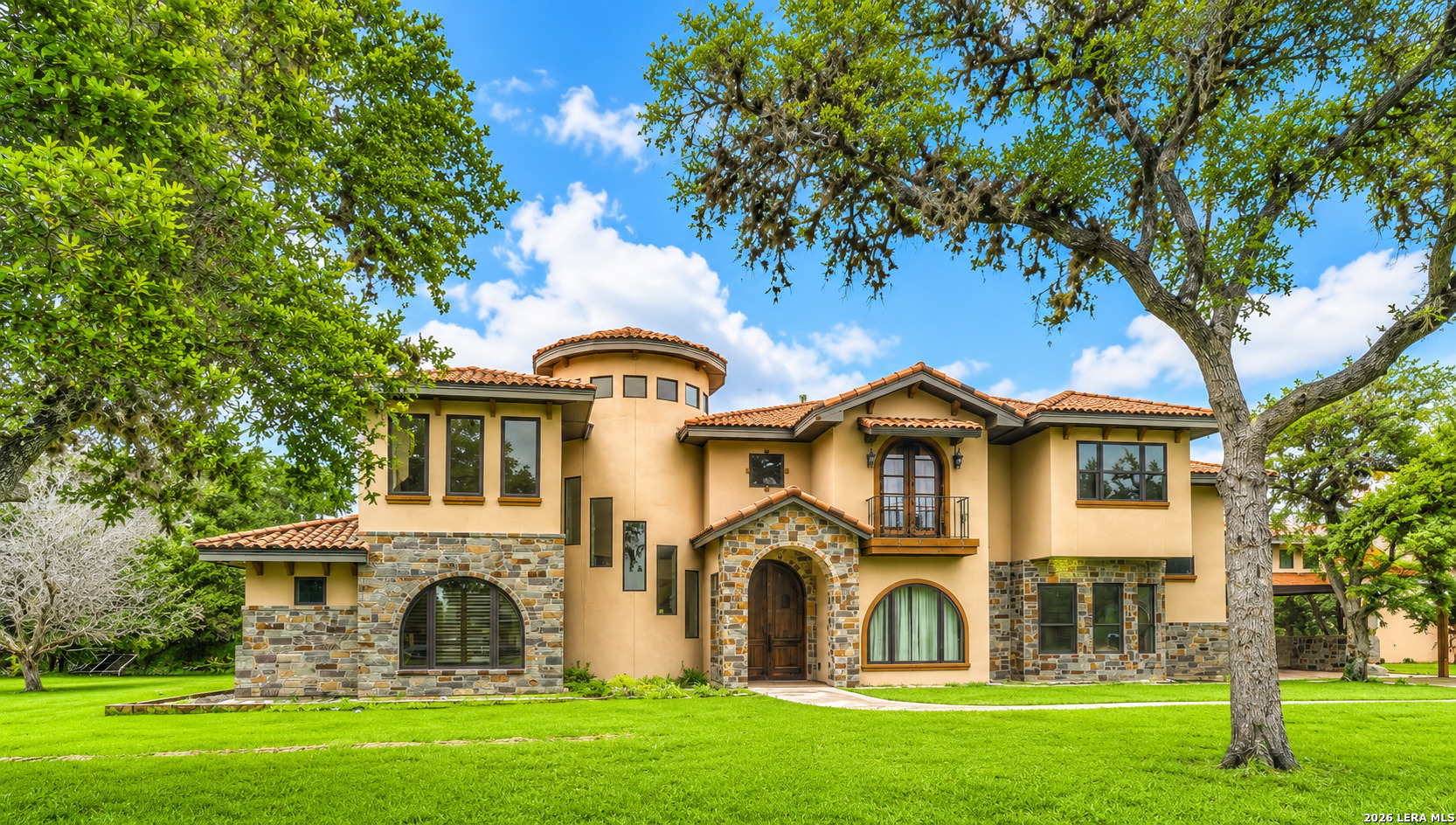200 Skippin Stone Ln, ConCan, TX 78838 — photo 1