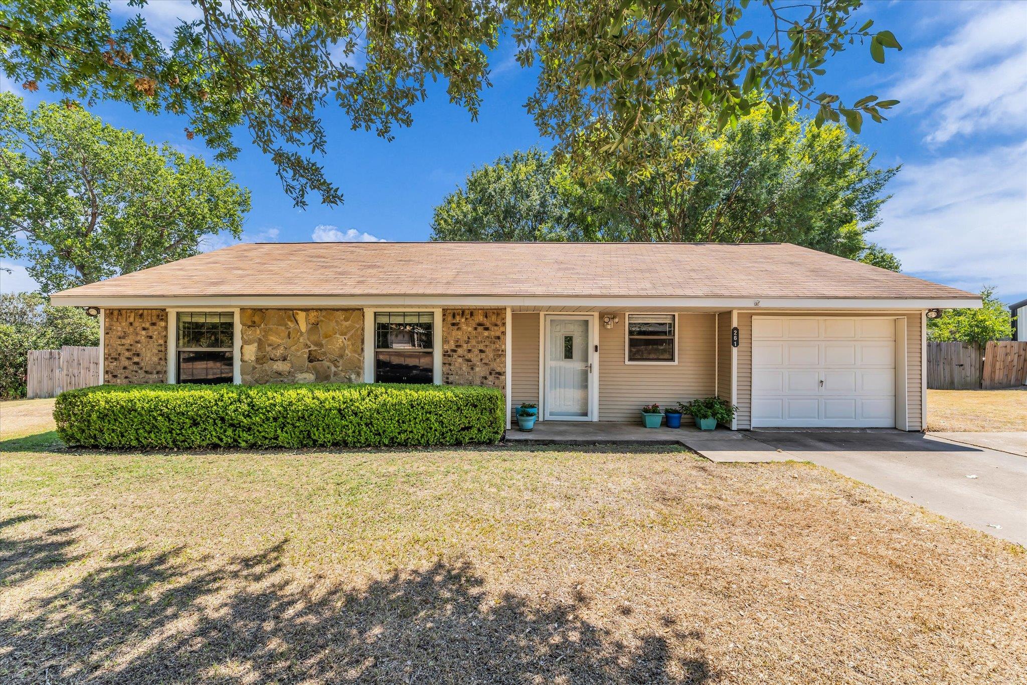 261 Oakview