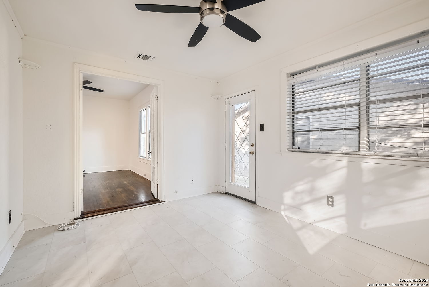 1611 MCKINLEY AVE, ,  78210 — photo 1