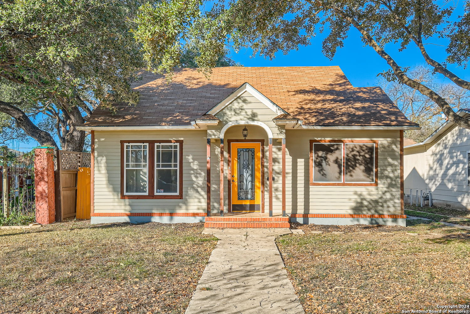 1611 MCKINLEY AVE