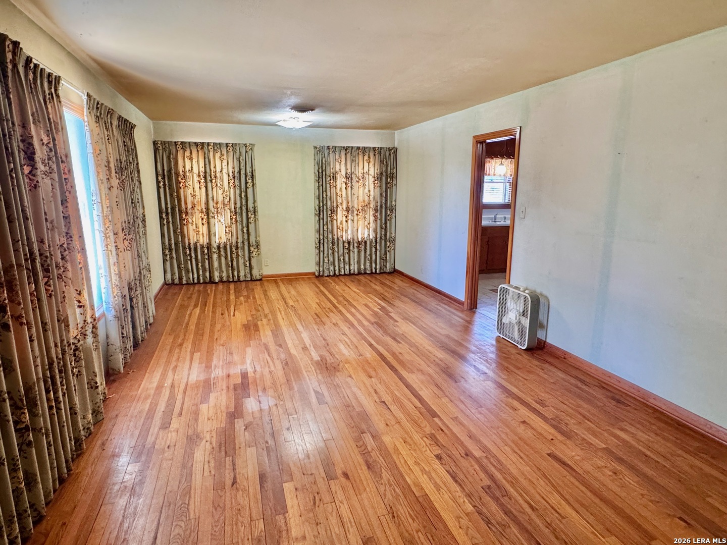 212 Patrick, Pleasanton, TX 78064 — photo 1