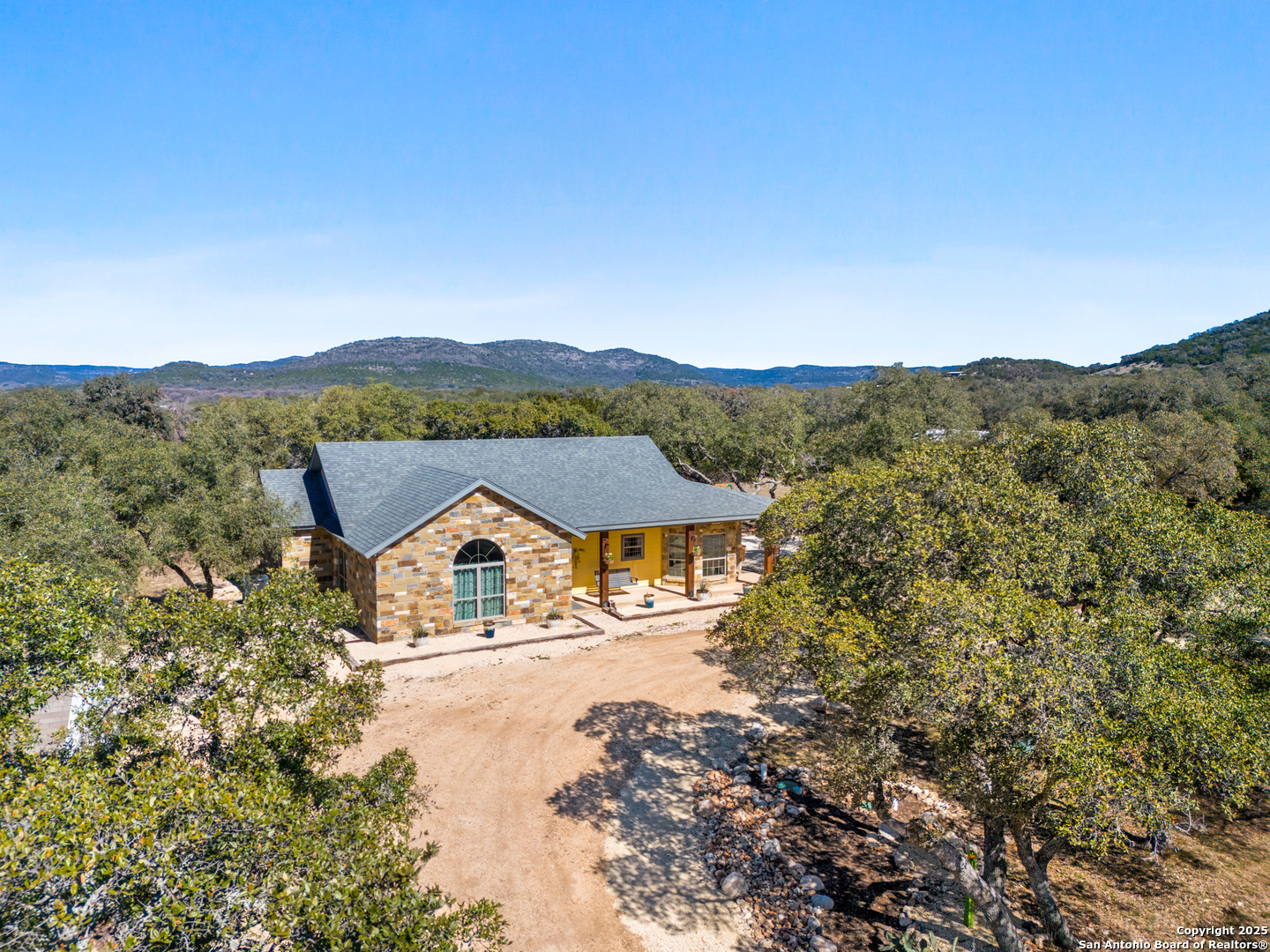 381 Camino Primero, Leakey, TX 78873 — photo 1