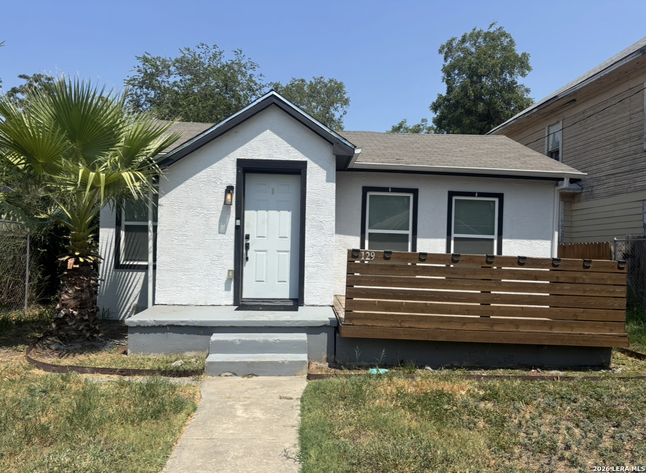129 Halliday, San Antonio, TX 78210 — photo 1