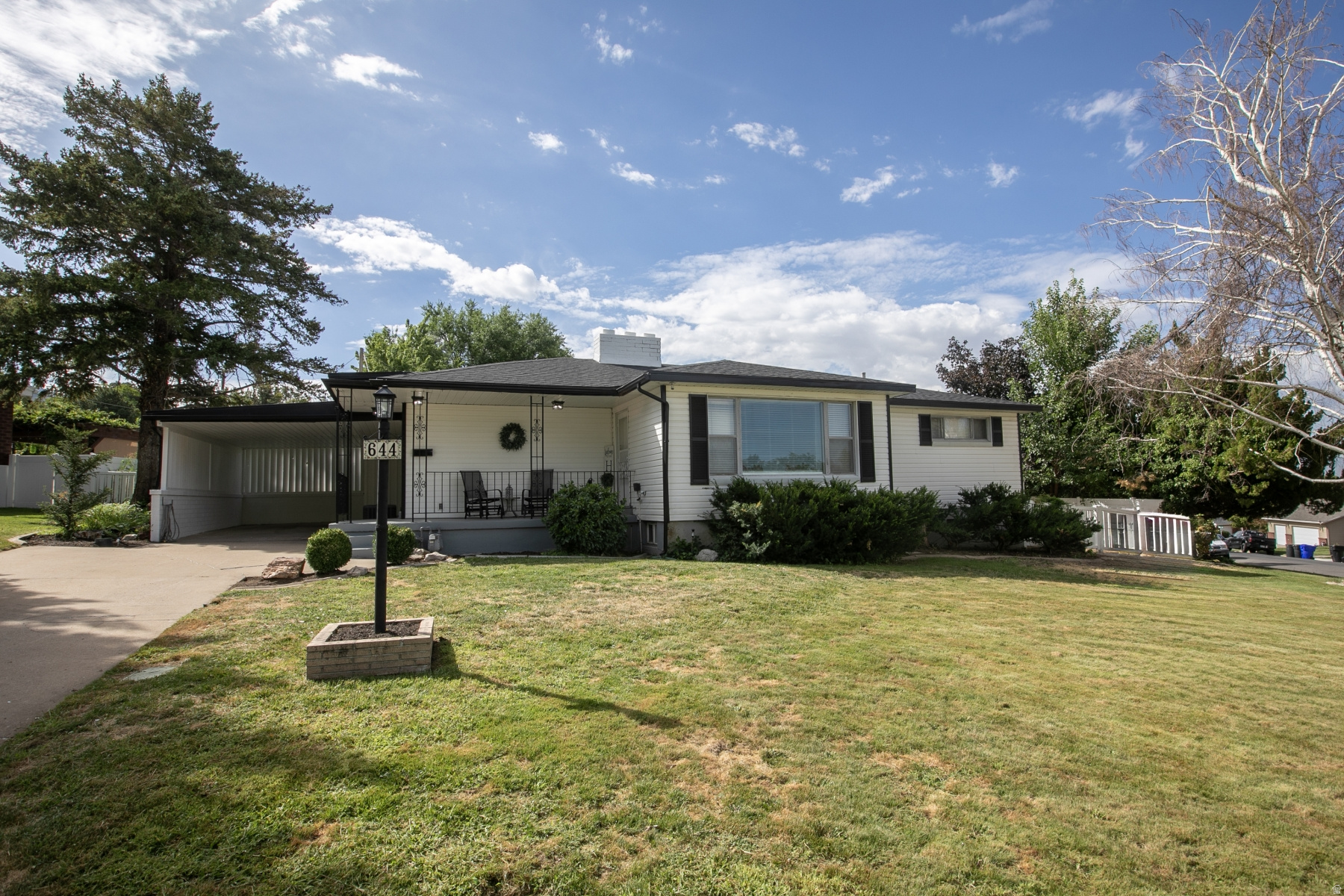 644 CRESTWOOD CIR, Bountiful, UT 84010 — photo 1