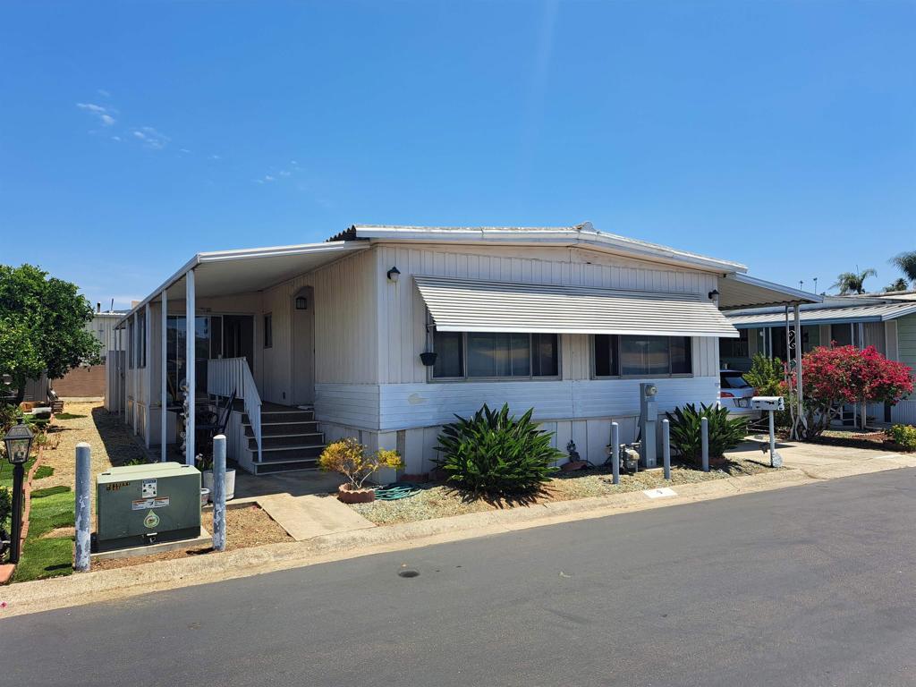 1010 E Bobier Dr 9, Vista, CA 92084 — photo 1