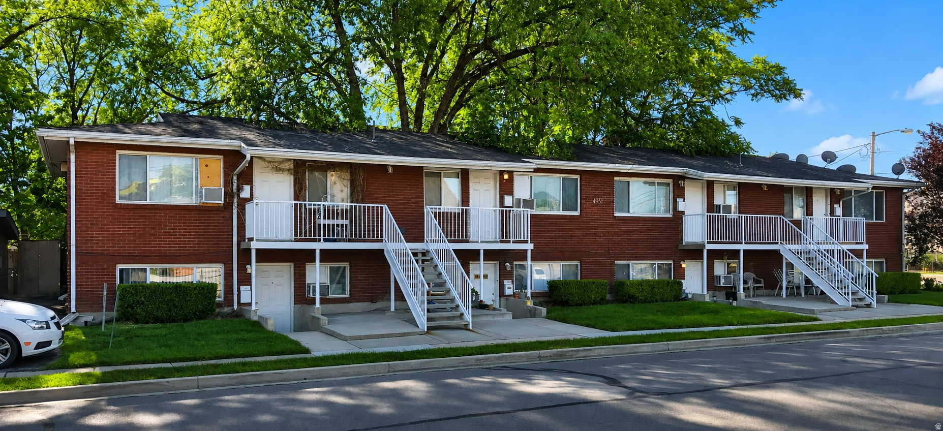 4951 S CENTER ST, Murray, UT 84107 — photo 1