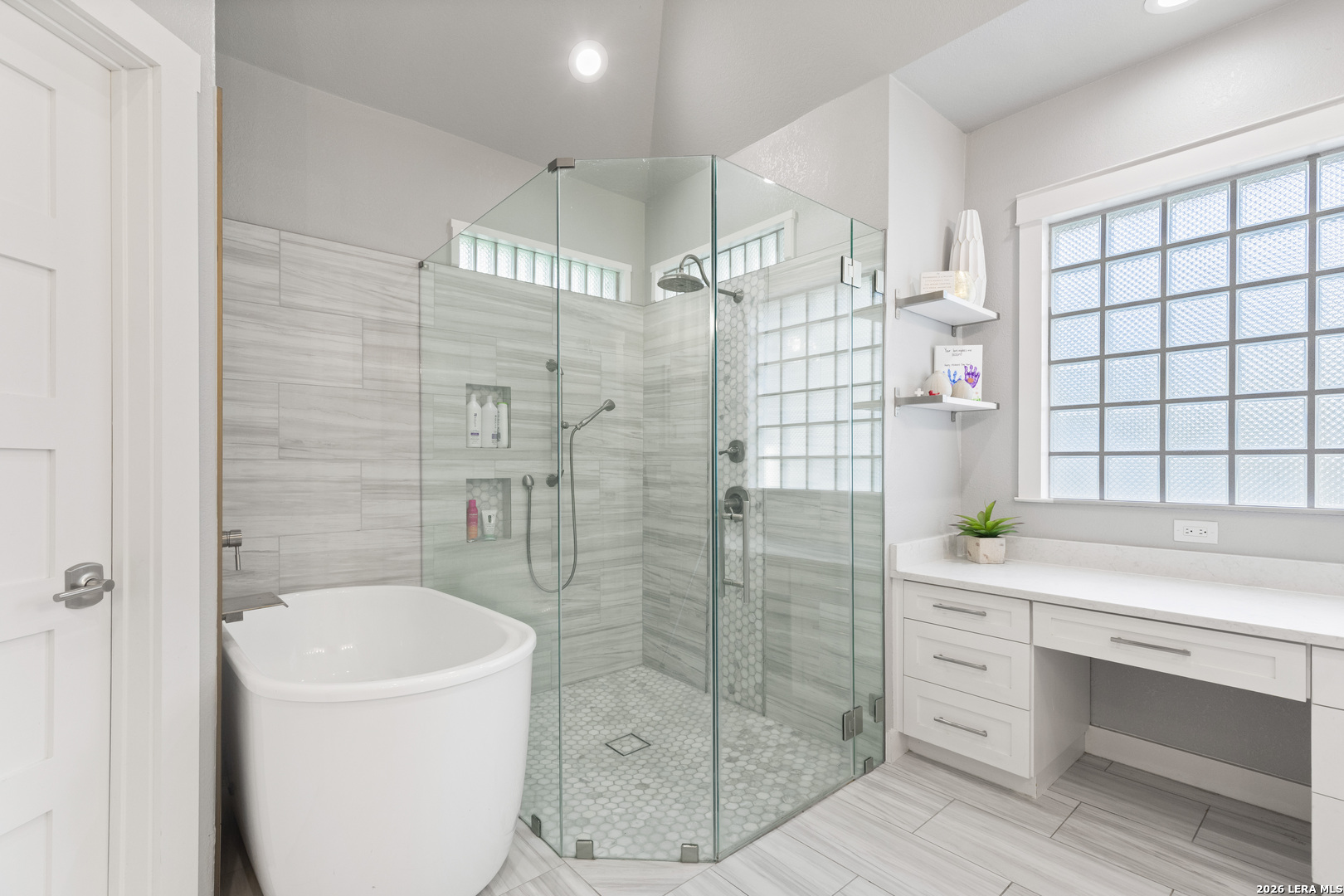 29357 Raintree Rdg, ,  78015 — photo 1