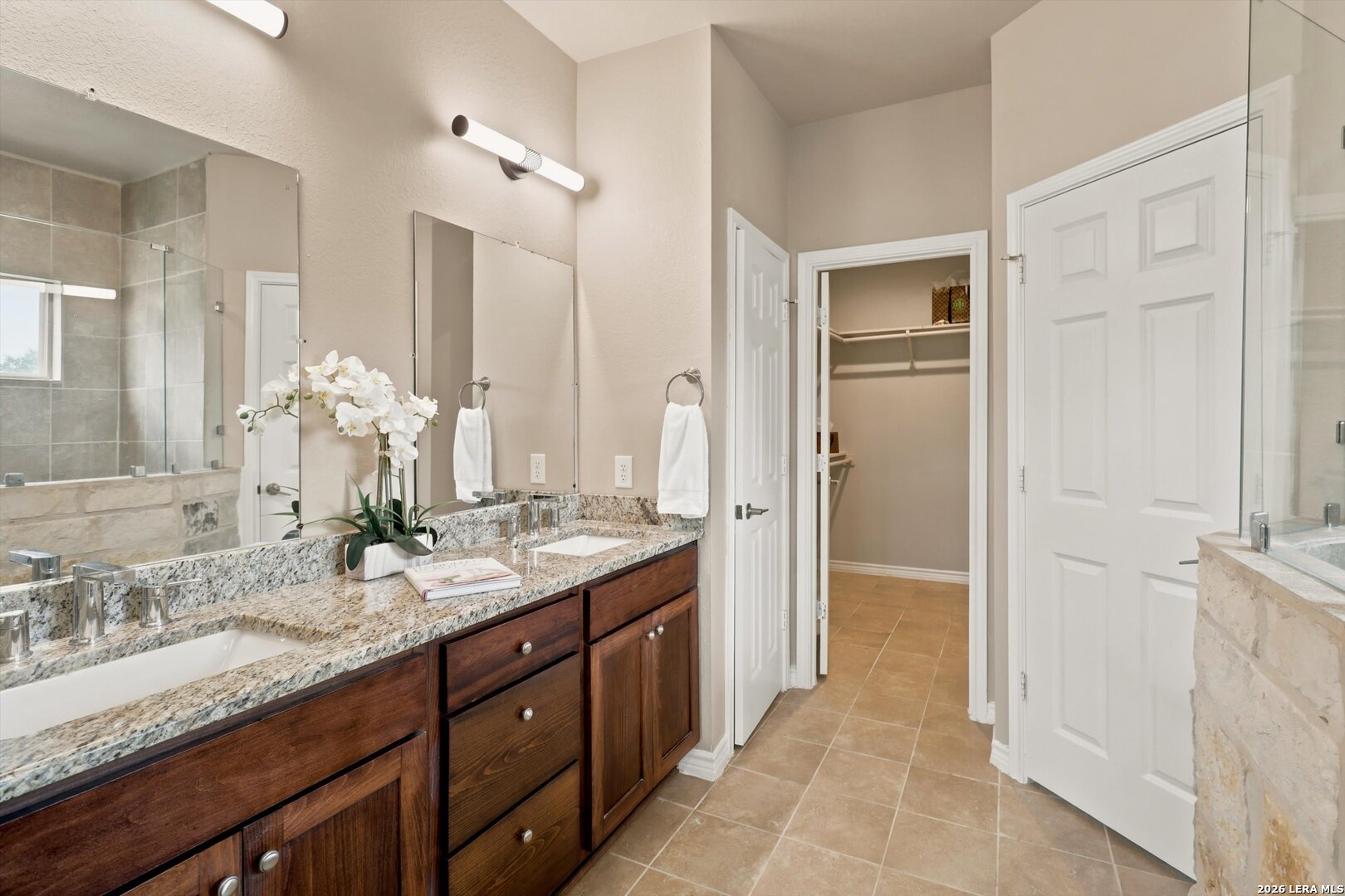 200 Lakeview Cir, , 78121 — photo 1