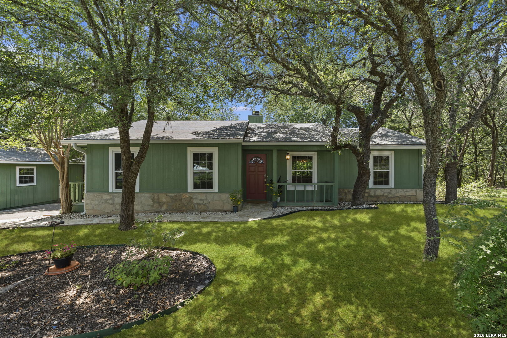 211 DOESKIN DR, Boerne, TX 78006 — photo 1